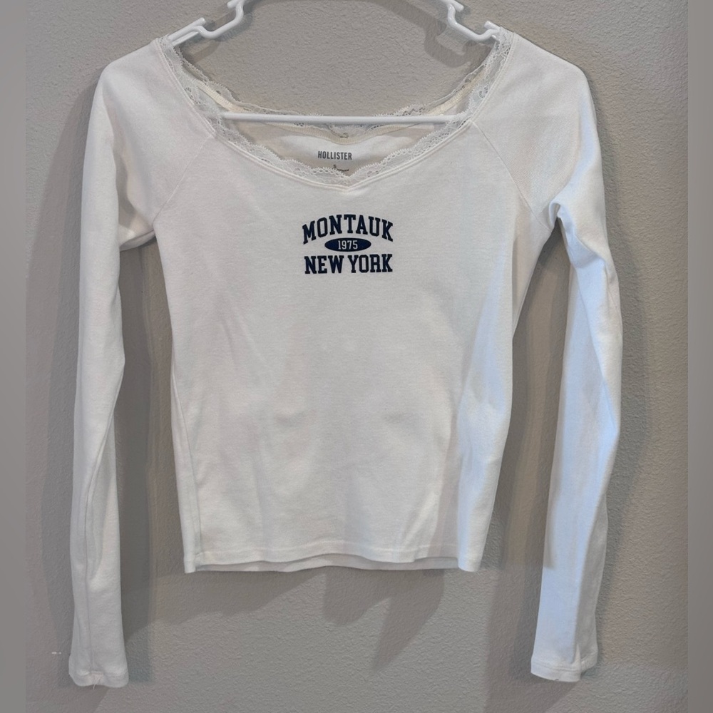 Hollister White Long-Sleeve Tee with Lace-Trim on neck-Montauk New York Graphic